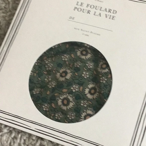 Sézane NEW- Floral Patterned Scarves Set - Picture 3 of 5